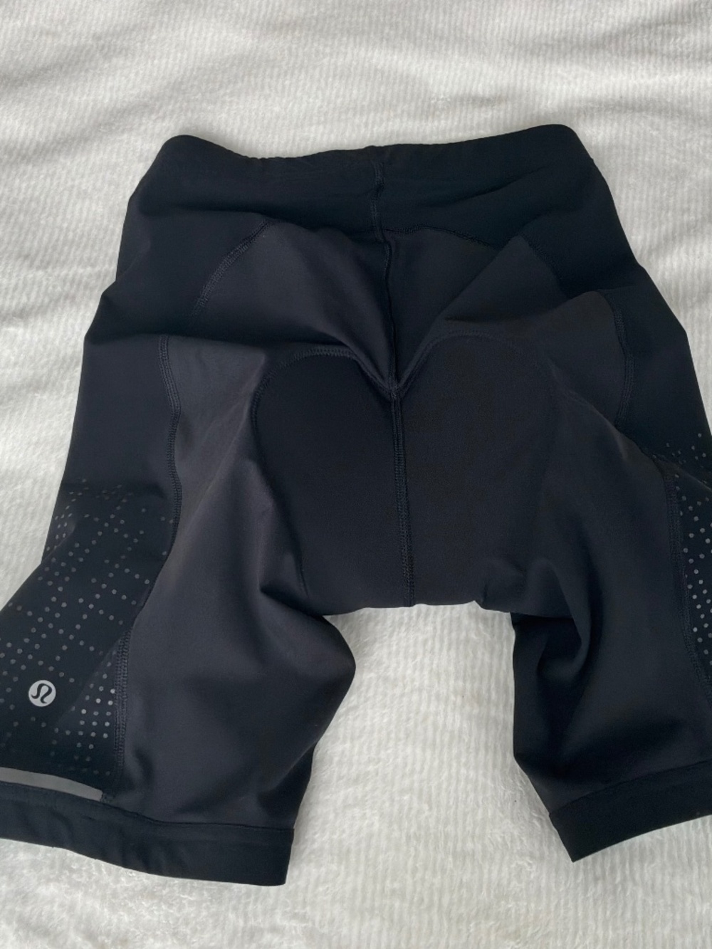 Men’s Lululemon PADDED Sea to Sky Cycling Spin Bike Shorts Black size Large.